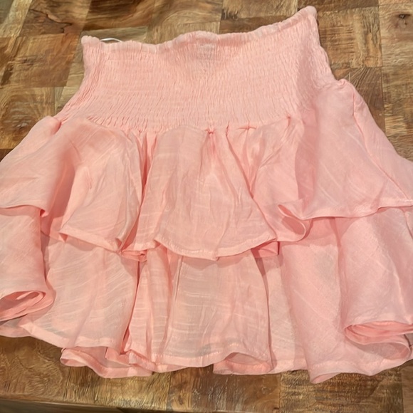 Light pink top with ruffle layers! Size small. - Picture 2 of 3